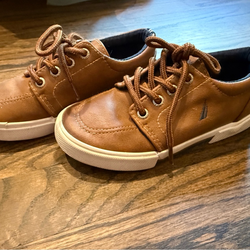 Nautica Brown Sneakers with Leather Finish and Lace-Up Design